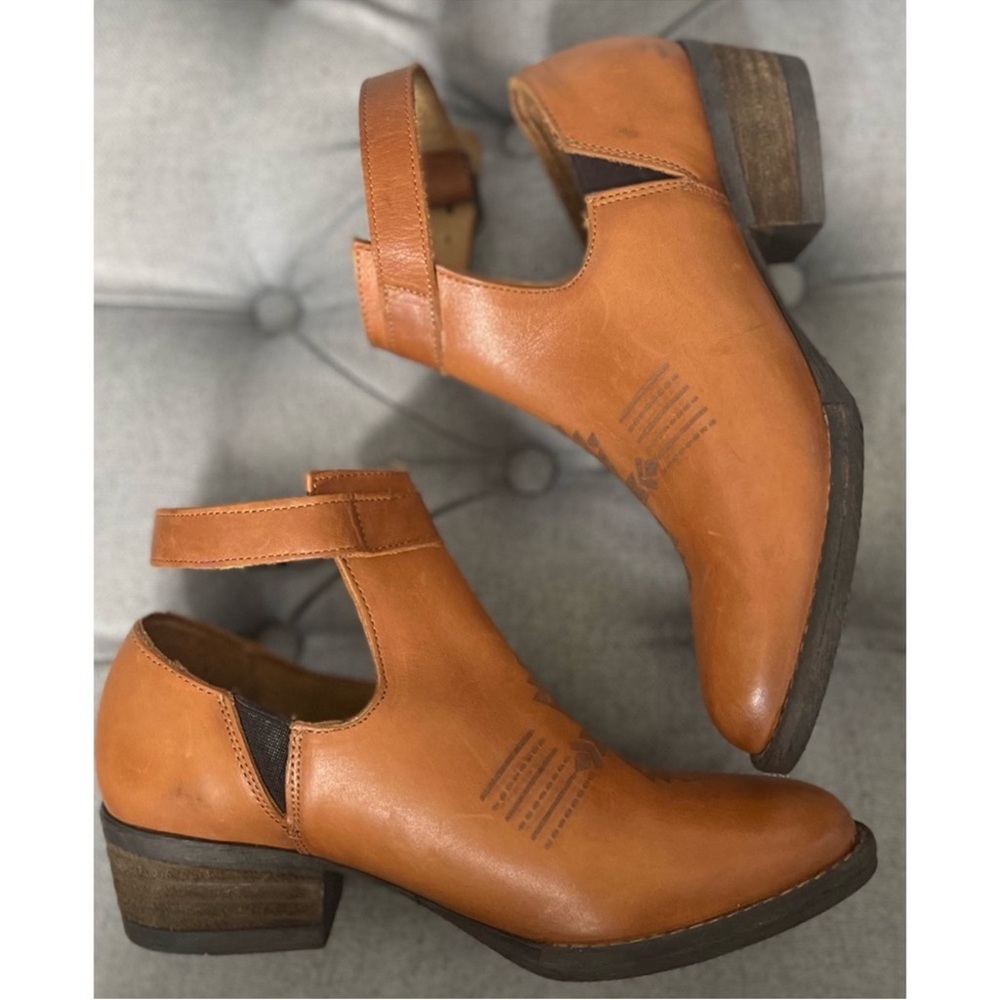 Women's western Tan Leather Ankle Booties